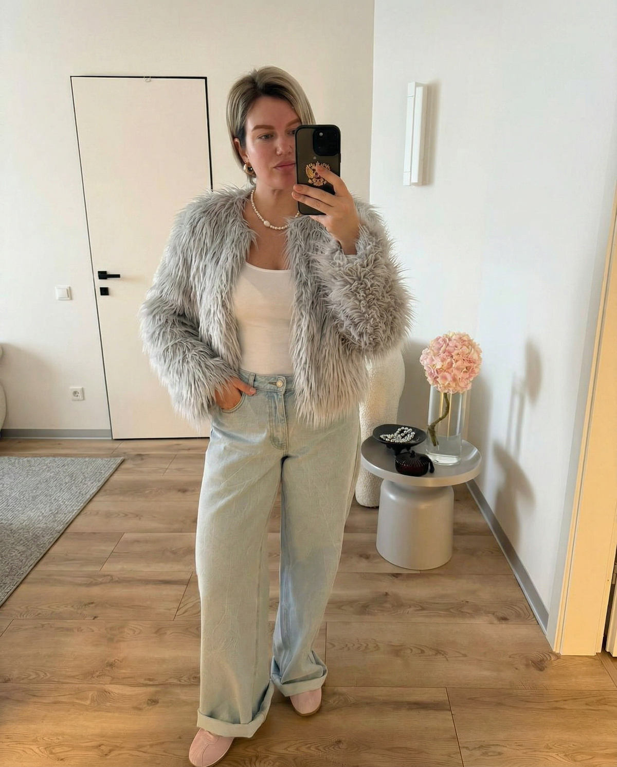 Vera | Faux Fur Jacket Gray Fluffy Crew Neck Short