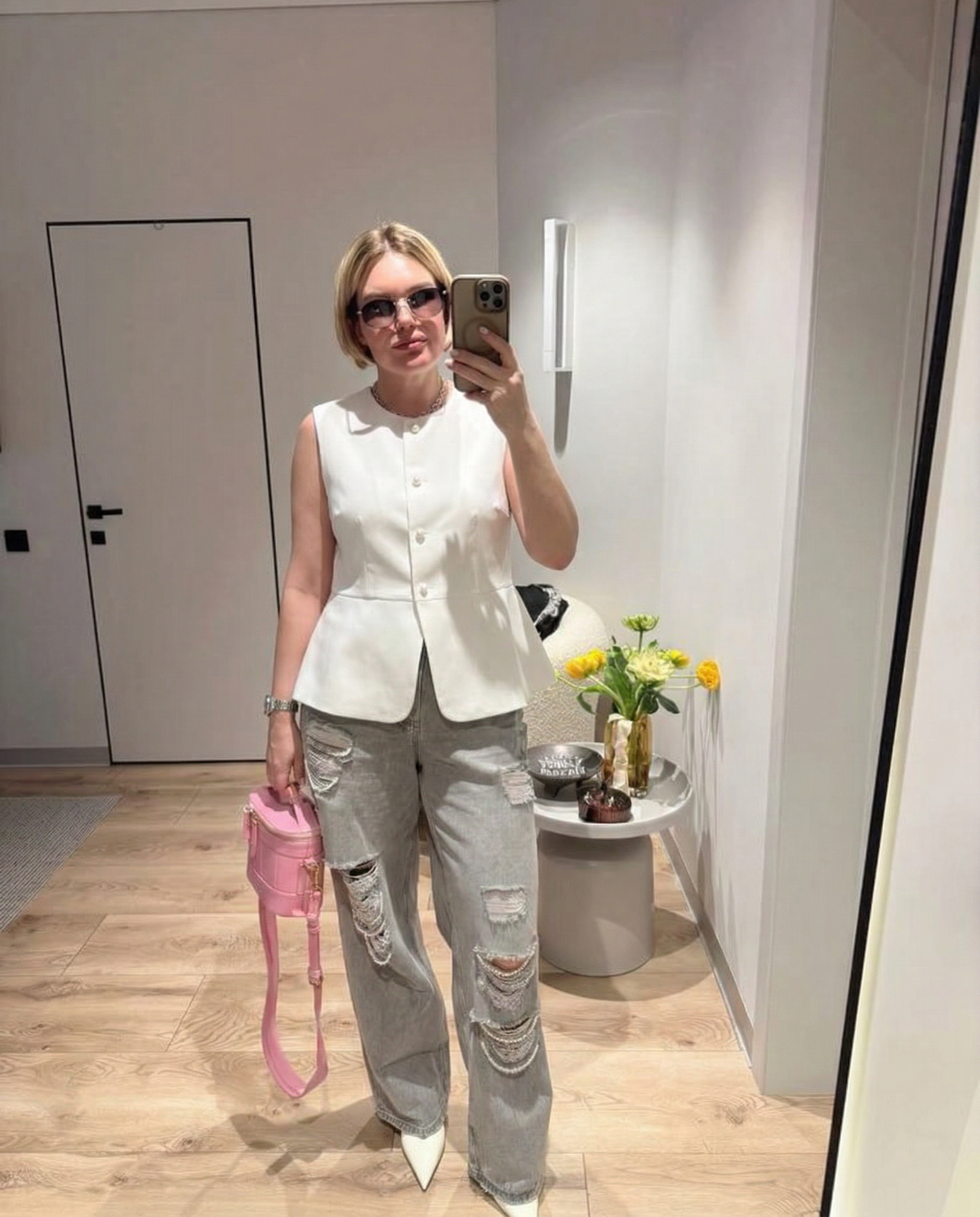 Vera | Sleeveless Button Up Sweater Vest Cream Fitted