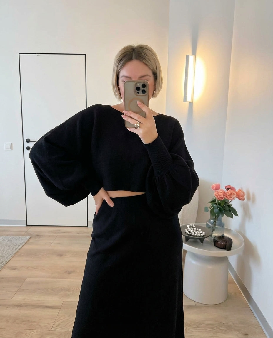 Vera | Cropped Batwing Top Black Long Sleeve
