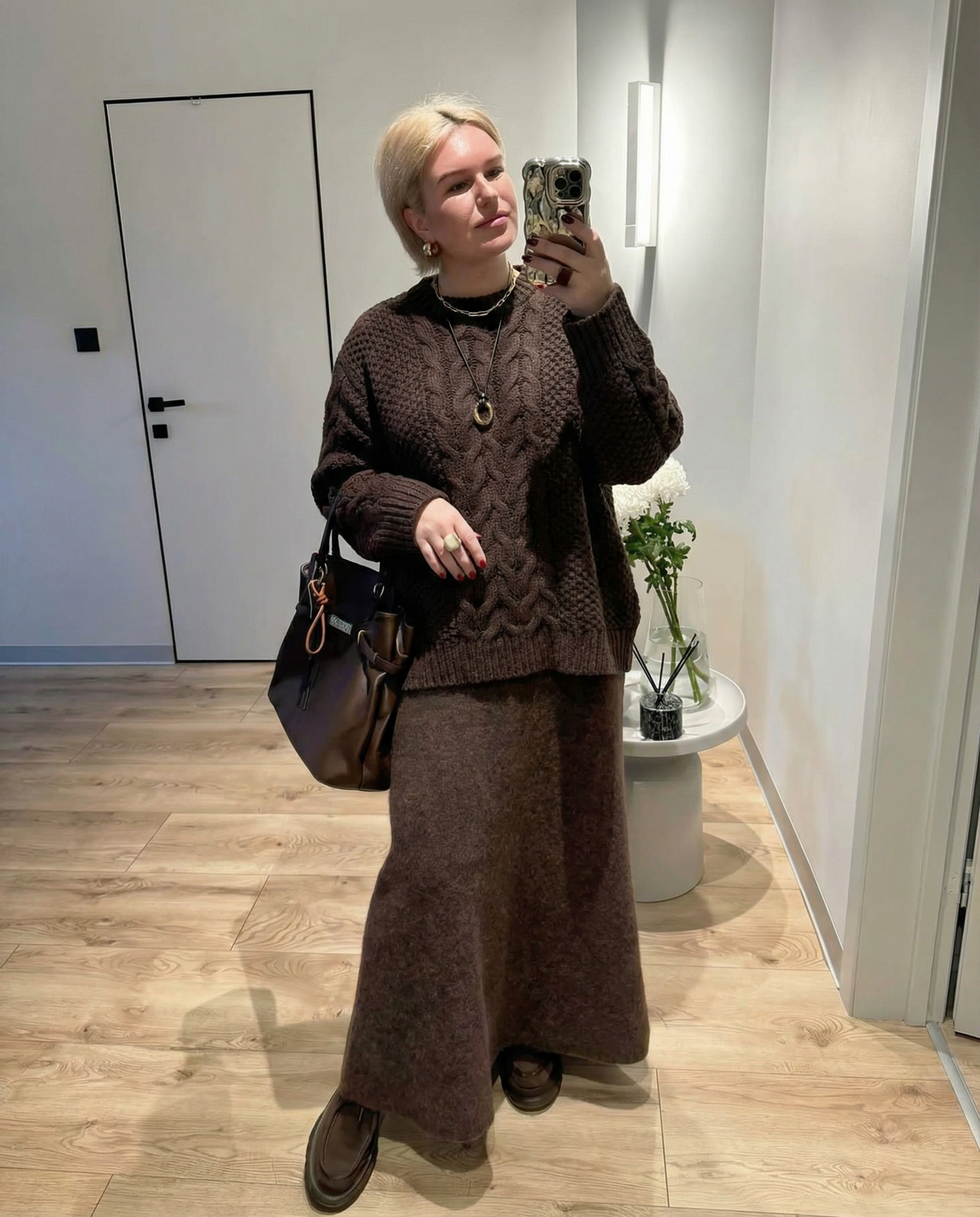 Neve | Oversized Cable Knit Sweater Brown Crew Neck