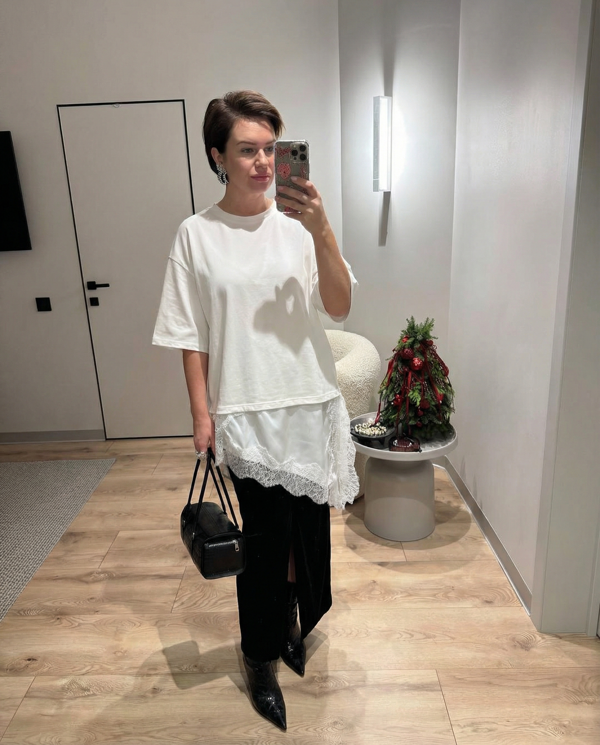 Vera | Oversized T Shirt Cream Lace Hem Asymmetrical